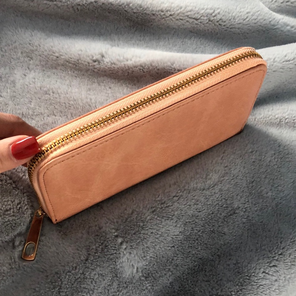 Marshall’s soft faux leather wallet - Picture 4 of 7
